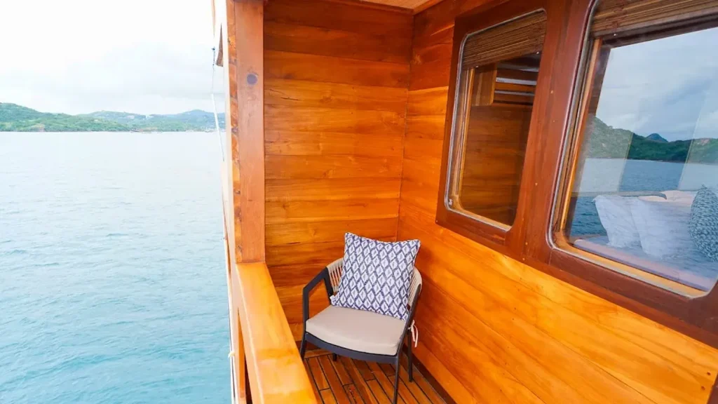 How Far in Advance to Book a Komodo Yacht for 2027