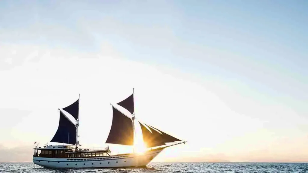 Key Komodo yacht charter contract clauses to check
