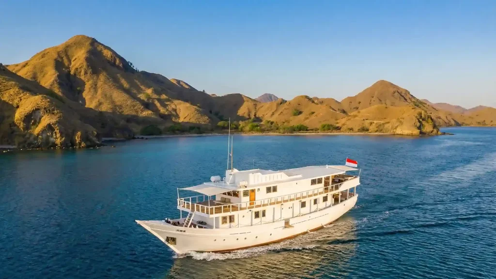 Our Fleet — Luxury Yachts, Phinisi & Superyachts for Komodo Charter