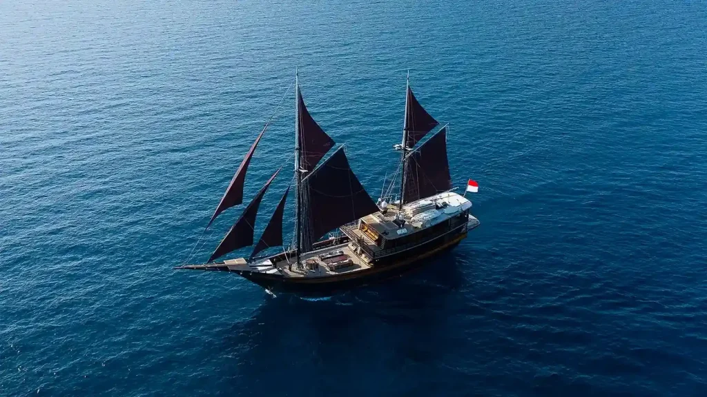 Flores to Lombok Luxury Cruise | Reverse Route Voyage
