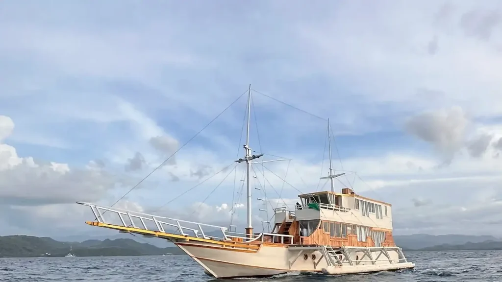 Komodo Birthday Yacht Party | Private Boat Party Labuan Bajo