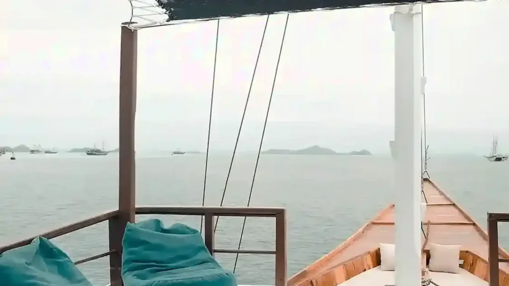 Luxury Phinisi Komodo — Private Phinisi Charter from Labuan Bajo