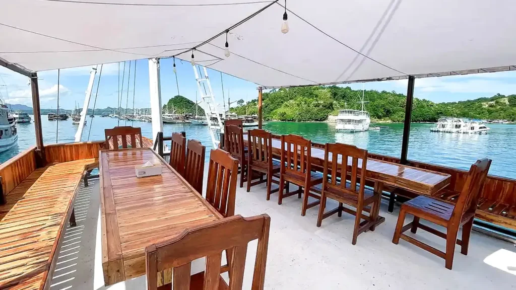 The Ultimate Guide to Komodo Yacht Charter [2026]