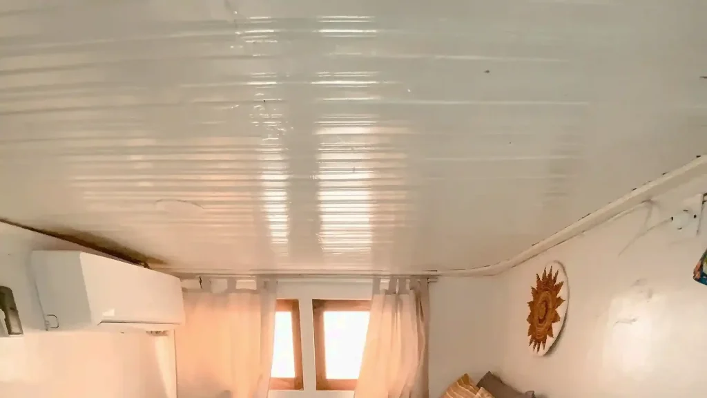 Labuan Bajo Bars and Cocktail Lounges & Private Yacht Charte