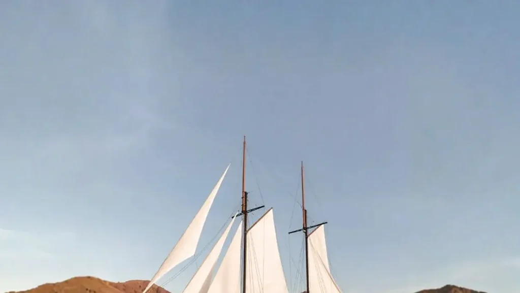 Luxury Phinisi Charter vs Motor Yacht Indonesia | Komodo