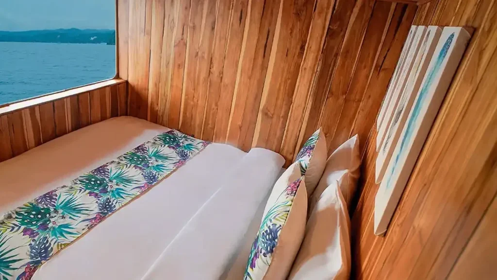 Luxury Komodo Yacht Charters & Private Liveaboards